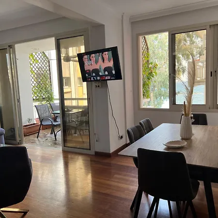 Sea View Amathus Luxury ليماسول